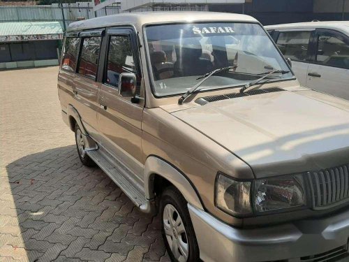 Use Toyota Qualis FS B6 2001 MT for sale in Kannur at low price