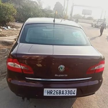 2011 Skoda Superb Diesel MT in New Delhi