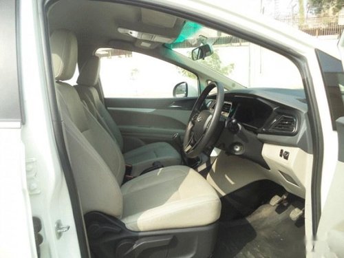 Used Mahindra Marazzo M8 MT  at low price in New Delhi