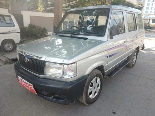 2003 Toyota Qualis FS B3 MT for sale in Indore