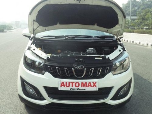 Used Mahindra Marazzo M8 MT  at low price in New Delhi