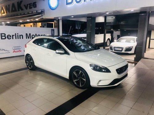 Used 2016 Volvo V40 AT for sale in Pune