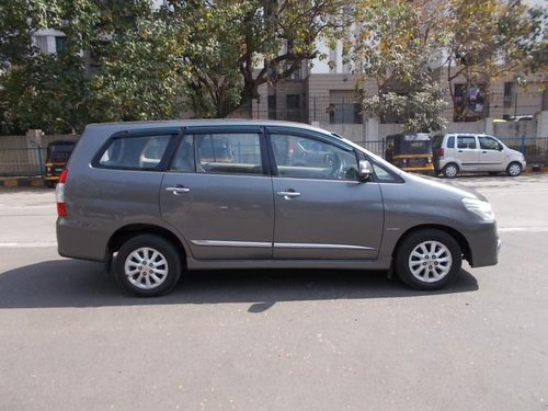 Used Toyota Innova MT car at low price in Mumbai