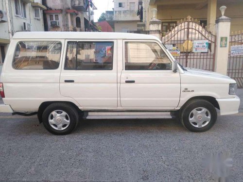 Used 2004 Toyota Qualis FS B3 MT car at low price in Chennai