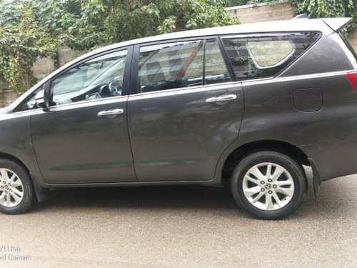 Toyota Innova Crysta 2.4 VX MT BSIV in Bangalore