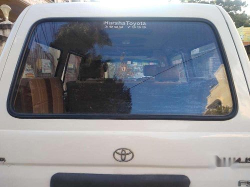 Used 2004 Toyota Qualis FS B3 MT car at low price in Chennai