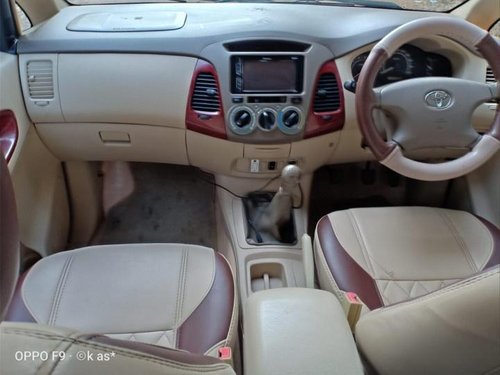 Toyota Innova 2004-2011 2.5 V Diesel 7-seater MT for sale in Bangalore