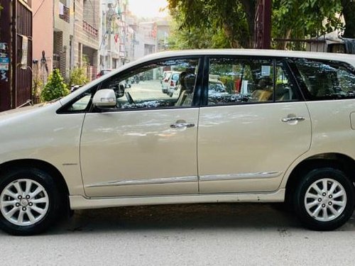 Toyota Innova 2.5 GX 8 STR MT 2014 in New Delhi