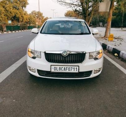 Skoda Superb Elegance 1.8 TSI AT 2014 in New Delhi