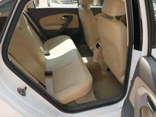 Used 2015 Volkswagen Vento Petrol Highline AT car at low price in Mumbai