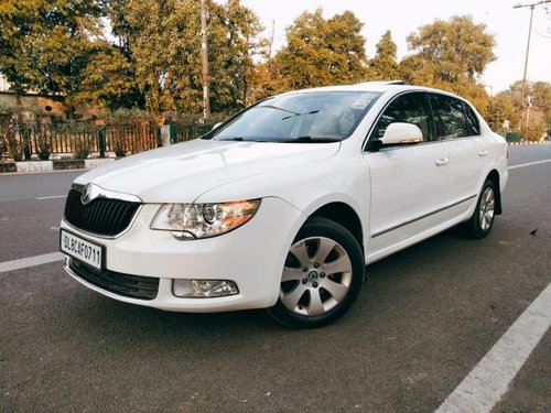 Skoda Superb Elegance 1.8 TSI AT 2014 in New Delhi