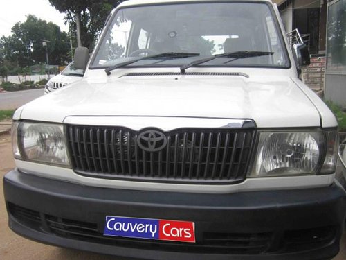 Toyota Qualis GS G5 2004 MT in Bangalore 