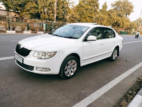 Skoda Superb Elegance 1.8 TSI AT 2014 in New Delhi