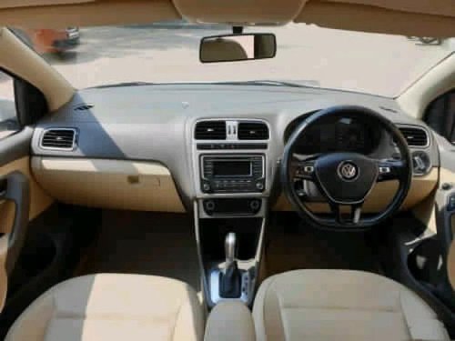 Used 2015 Volkswagen Vento Petrol Highline AT car at low price in Mumbai