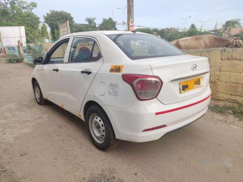 Hyundai Xcent Base 1.1 CRDi, 2017, Diesel MT in Chennai