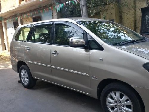 2010 Toyota Innova MT 2004-2011 for sale in Kolkata