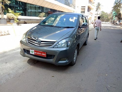 Used 2010 Toyota Innova 2.5 VX 8 STR BSIV MT car at low price in Bangalore