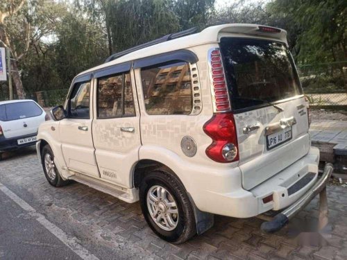 Used 2014 Mahindra Scorpio VLX MT for sale in New Delhi