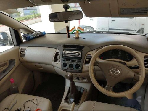 Used Toyota Innova 2.5 E 7 STR, 2007, Diesel MT for sale in Lucknow 