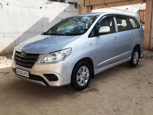 Used 2014 Toyota Innova MT car at low price in New Delhi