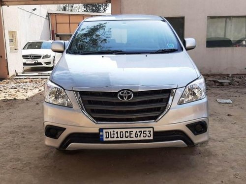 Used 2014 Toyota Innova MT car at low price in New Delhi