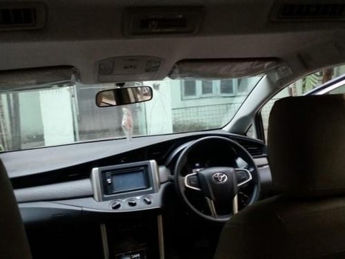 Toyota Innova Crysta 2.4 G MT 2016 in Kolkata