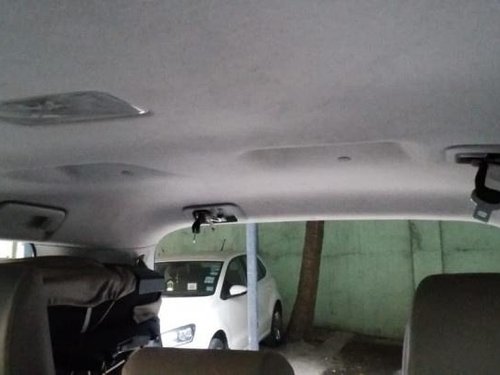 Toyota Innova Crysta 2.4 G MT 2016 in Kolkata