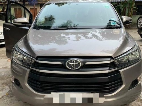 Toyota Innova Crysta 2.4 G MT 2016 in Kolkata