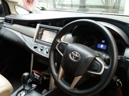 Toyota Innova Crysta 2.4 G MT 2016 in Kolkata