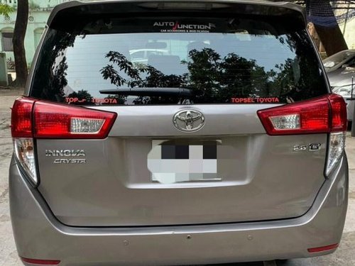 Toyota Innova Crysta 2.4 G MT 2016 in Kolkata