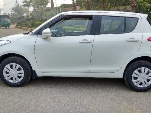 2013 Maruti Swift Petrol MT VXI in New Delhi