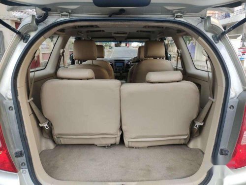 Toyota Innova 2.5 V 7 STR, 2005, Diesel MT for sale in Nagar 