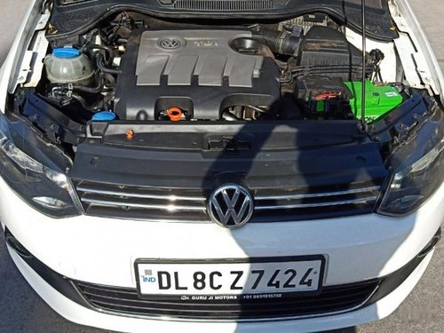 Volkswagen Vento Diesel Highline 2013 MT for sale in New Delhi