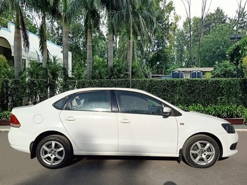 Volkswagen Vento Diesel Highline 2013 MT for sale in New Delhi