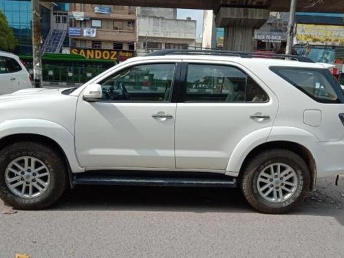 Toyota Fortuner 4x2 Manual 2015 MT for sale in New Delhi