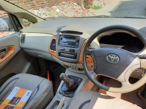 2011 Toyota Innova 2004-2011 MT for sale in Lucknow