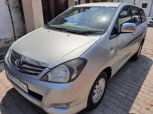 2011 Toyota Innova 2004-2011 MT for sale in Lucknow