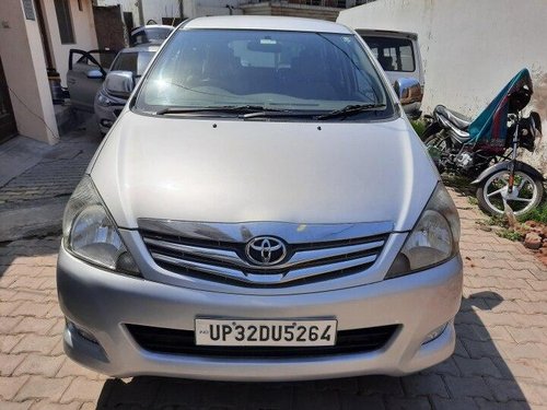 2011 Toyota Innova 2004-2011 MT for sale in Lucknow