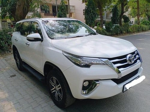 2017 Toyota Fortuner 4x2 AT in New Delhi