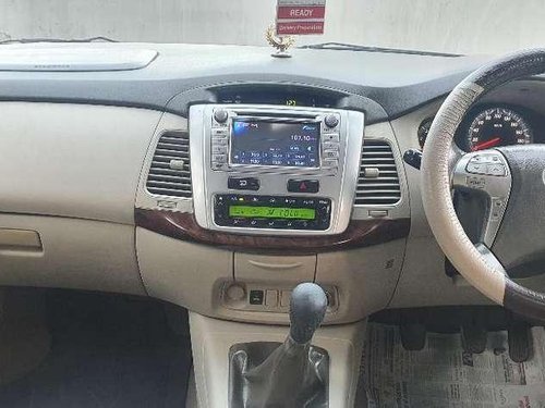 Toyota Innova 2.5 V 8 STR, 2013, Diesel MT in Mumbai