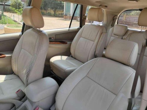 Toyota Innova 2.5 V 8 STR, 2007, Diesel MT for sale in Chennai 