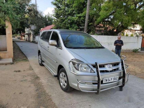 Toyota Innova 2.0 G 8 STR BS-IV, 2005, Diesel MT in Chennai