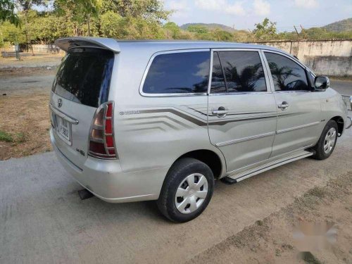 Toyota Innova 2.0 G 8 STR BS-IV, 2005, Diesel MT in Chennai