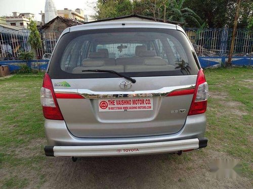 Used Toyota Innova 2.5 V 8 STR, 2015, Diesel MT for sale in Kolkata 