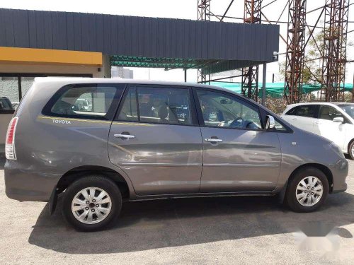 Used Toyota Innova 2.5 VX 8 STR 2009 MT in Ahmedabad 