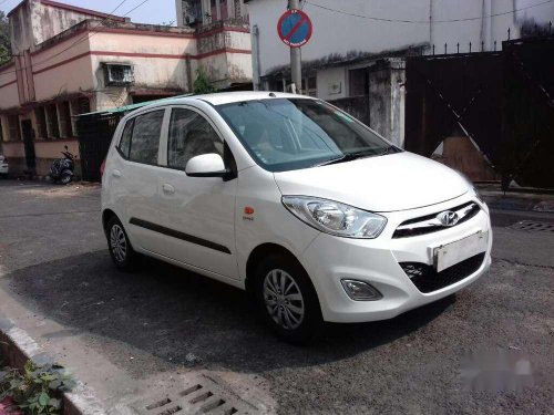 Used Hyundai i10 Sportz 2016 MT for sale in Kolkata 