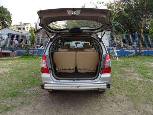 Used Toyota Innova 2.5 V 8 STR, 2015, Diesel MT for sale in Kolkata 