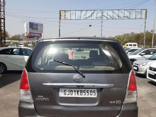 Used Toyota Innova 2.5 VX 8 STR 2009 MT in Ahmedabad 