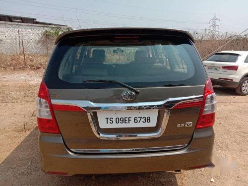 Toyota Innova 2.5 E 8 STR, 2015, Diesel MT in Hyderabad