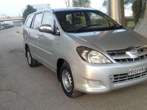 Toyota Innova 2.0 G2, 2007, Diesel MT for sale in Chandigarh 